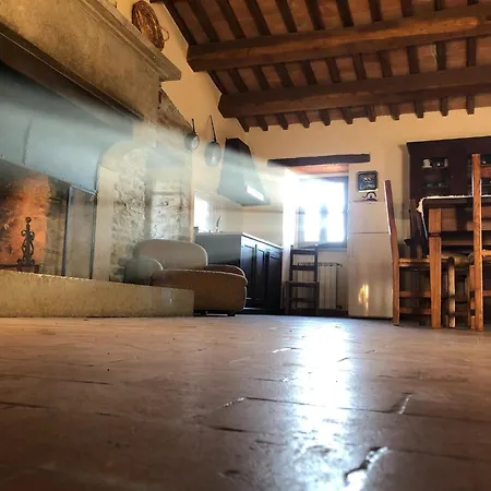 In With Swimming Pool, Terrace, Garden Vakantiehuis Apecchio