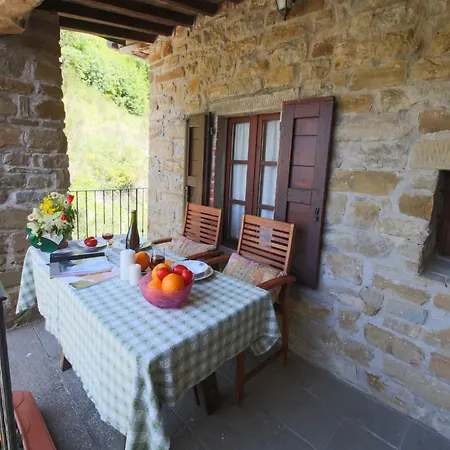 Сasa de vacaciones In With Swimming Pool, Terrace, Garden Apecchio