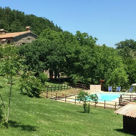 In With Swimming Pool, Terrace, Garden Сasa de vacaciones Apecchio