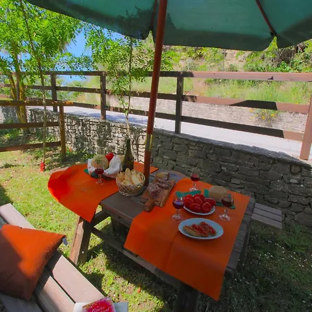 In With Swimming Pool, Terrace, Garden Сasa de vacaciones Apecchio