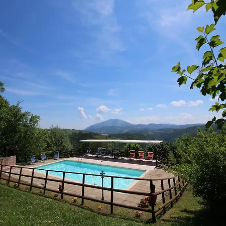 In With Swimming Pool, Terrace, Garden Сasa de vacaciones Apecchio