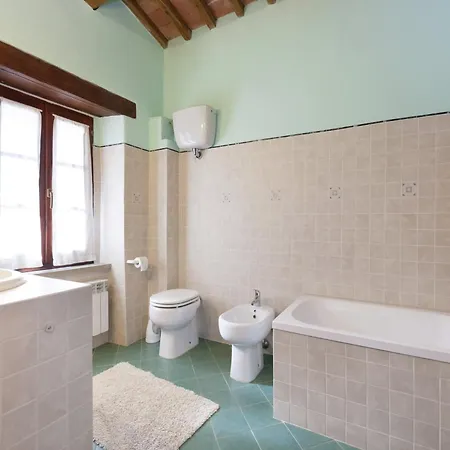 Сasa de vacaciones In With Swimming Pool, Terrace, Garden Apecchio